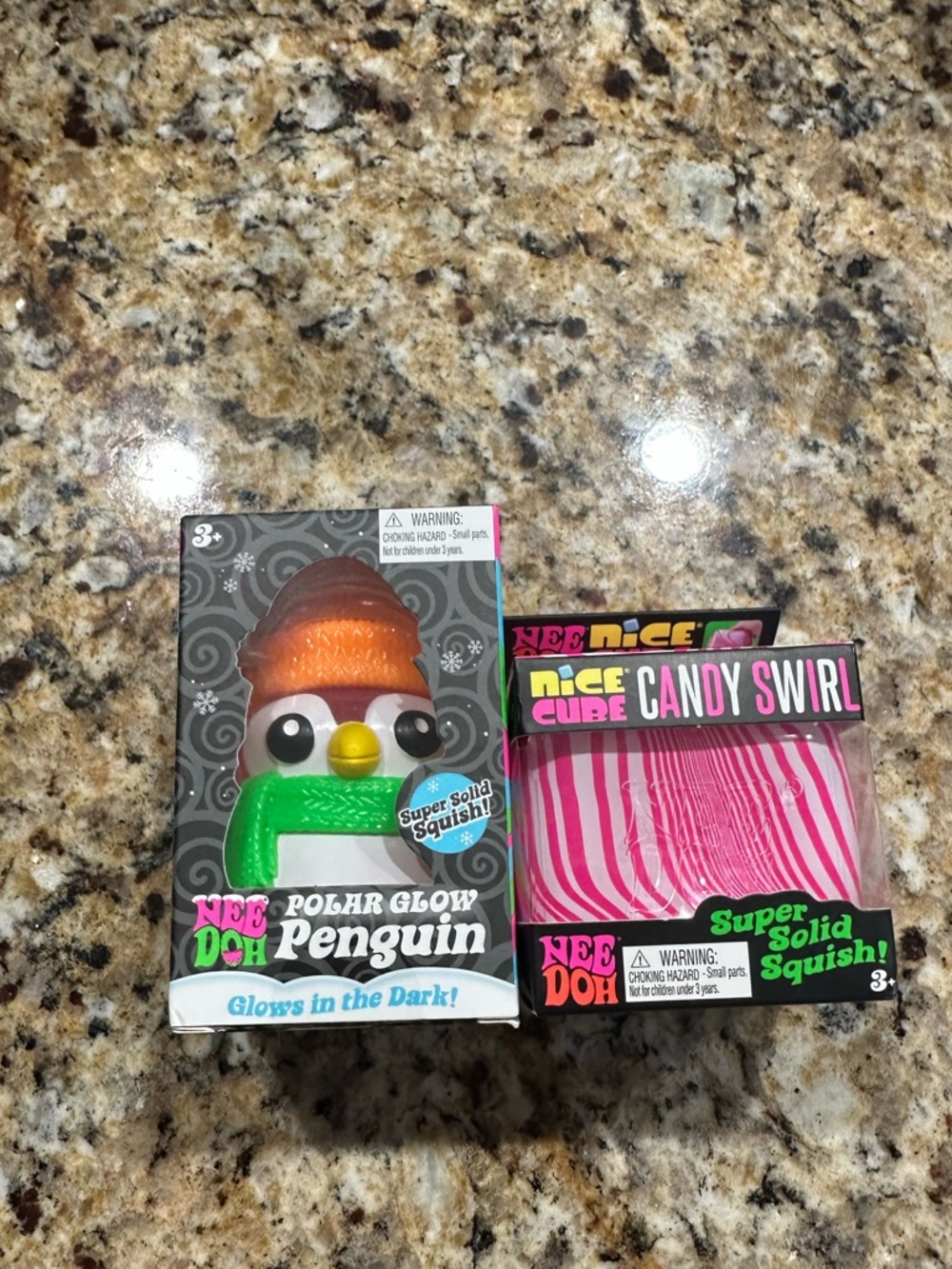 NeeDoh Polar Glow Penguin & Candy Swirl Cube Set